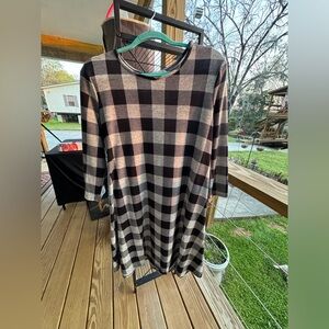 Chic Plaid Long Sleeve Dress in Black and Gray